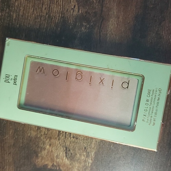NIB Pixi Glow Cake 3in1 Luminous Transition Powder Shade : GildedBare Glow - Picture 2 of 2